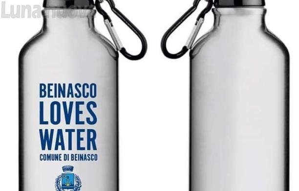 Beinasco, plastica addio: ci sono le borracce