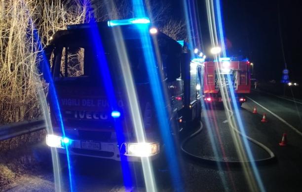 Roulotte e baracca in fiamme al Malpasso di S.Giorio