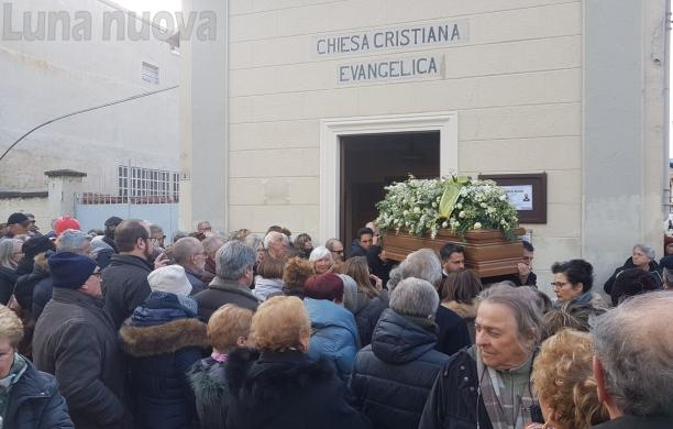 S.Antonino: una folla commossa per l'ultimo abbraccio al veterinario Ruben Rigon