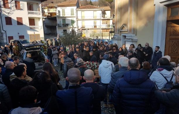 Villardora: una folla commossa per l'ultimo abbraccio a Giuseppe Vellone