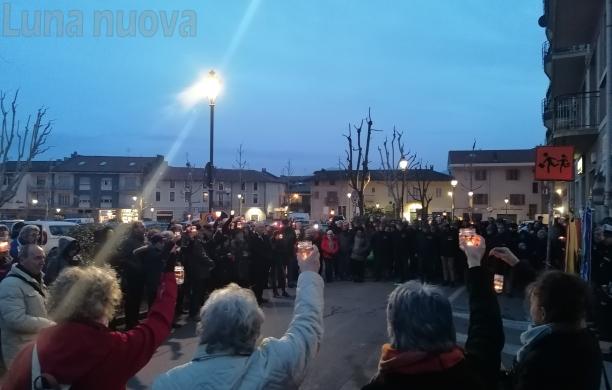 Giaveno, poesie e luci contro l’odio razziale