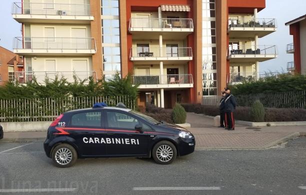 Piossasco, accoltella a morte la moglie e poi si suicida