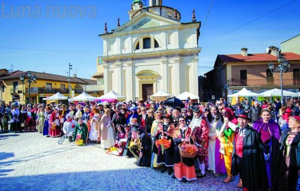 Orbassano, Polentè e Polentera portano in piazza l’esercito delle maschere di carnevale