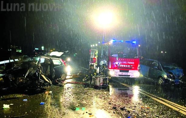 Bruzolo, pauroso frontale sulla statale 25: due morti