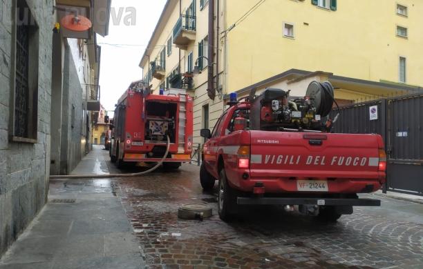 Pianezza: incendio a un tetto nel centro storico, danni contenuti