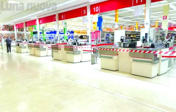 Rivoli: slitta ad aprile la riapertura dell'ex Auchan