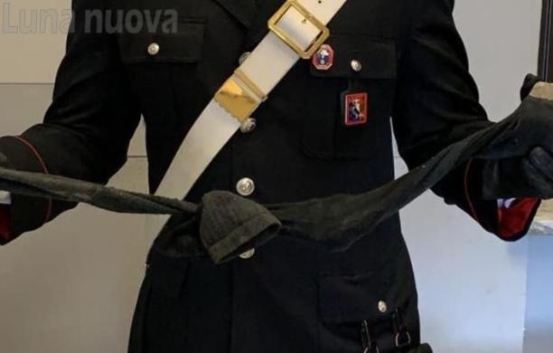 Beinasco, tenta la rapina al tabaccaio con la fionda fai da te