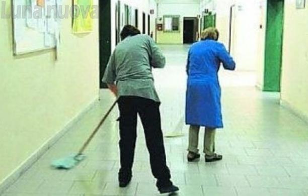 I bidelli scrivono alla ministra Azzolina: informatizzateci