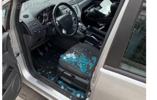 Rivoli,  non si fermano danni e razzie sulle auto a Borgonuovo