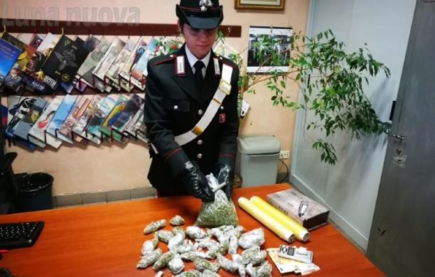 Orbassano, droga nella spazzatura: arrestato un 25enne
