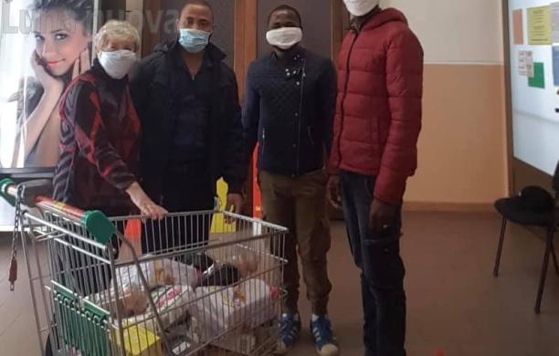 S.Antonino: dai migranti accolti in paese un carrello pieno di viveri