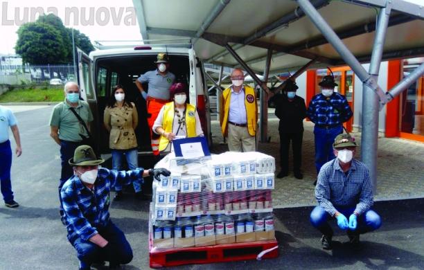 Rivoli, famiglie in difficoltà aiutate dai Lions con beni alimentari