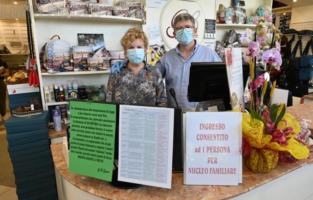 Ecco la vera "fase 2": solo bar e ristoranti rimandati al 23