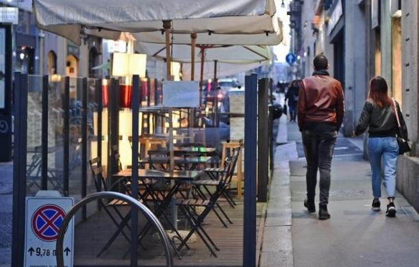 Collegno, dehors più facili: il Comune in aiuto dei commercianti