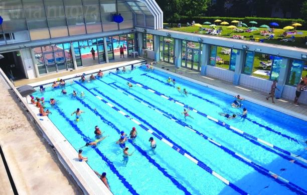 Buchi d'acqua: non basterà il cloro per difendere le piscine