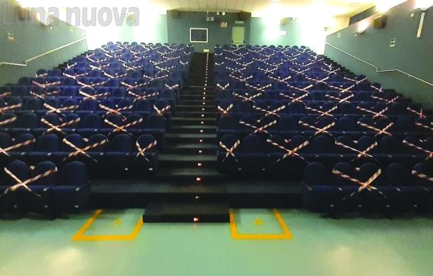 Genere crisi: riaprono i cinema, ma è una ripresa buia
