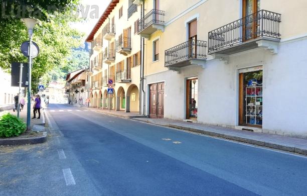 Condove: via Cesare Battisti diventa pedonale con il mercatino