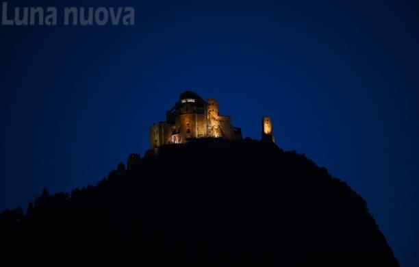 Sacra "bella di notte" con la nuova illuminazione