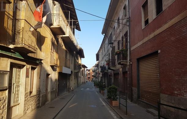 S.Ambrogio: come rifare la facciata a costo zero