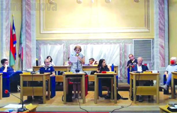 Beinasco, la sindaca Gualchi "silura" Recco