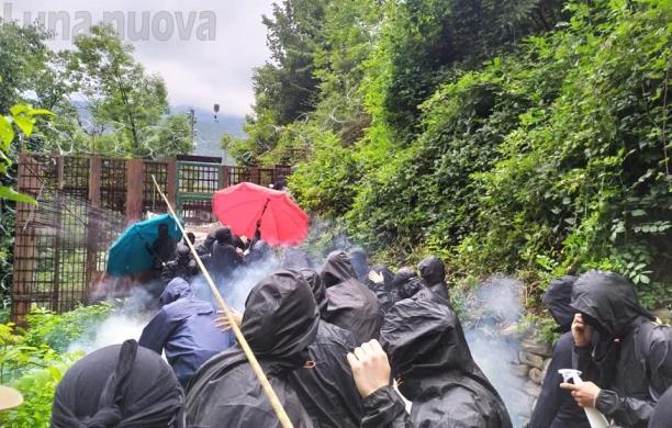No Tav: tre giorni di lotta e di attacchi al cantiere
