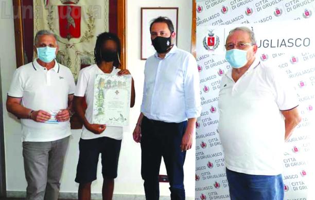 Grugliasco ringrazia Jamir, vittima del razzismo