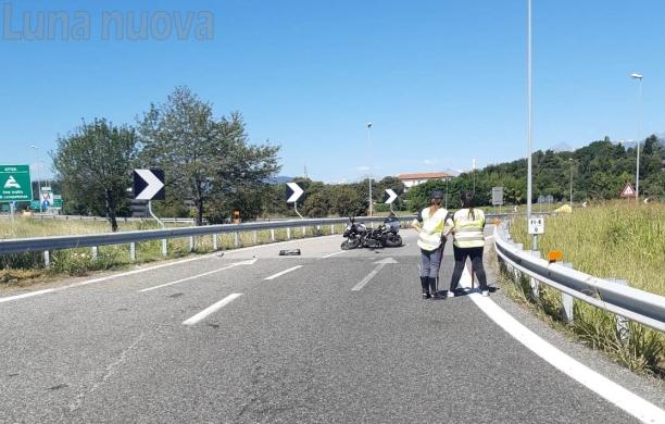 Rivoli, perde il controllo della moto: muore 63enne novarese