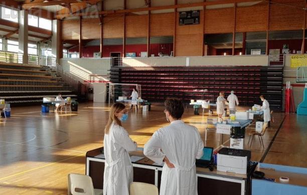 Giaveno, il Palazzetto ospita le vaccinazioni