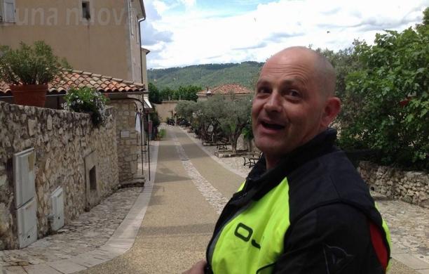 Schianto in moto nella notte a Oulx, muore idraulico 52enne 