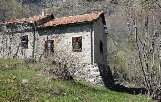 Le ex casermette della Ferrera diventeranno centro benessere