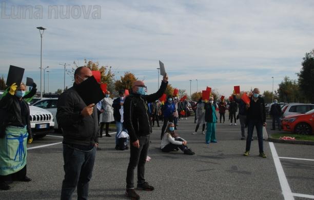 «Carenze di personale sì, carenza di dpi no»: l'Asl To3 replica alla protesta
