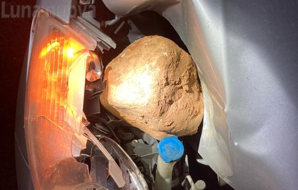 Volvera, altri due massi giù dal cavalcavia