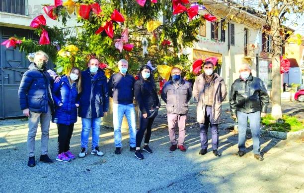 Rivoli, un albero della solidarietà in piazza San Rocco