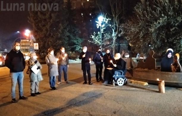 Collegno, nel presepe al posto della stalla c'è un barcone