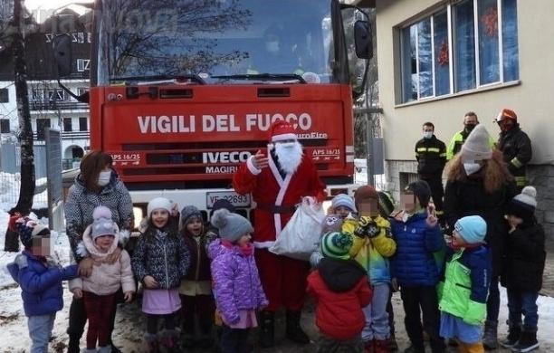 Niente folletti, quest'anno Babbo Natale arriva con l'Aps