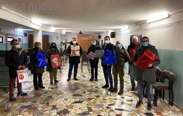 Grugliasco, Babbi Natale "granata" per l'Emporio solidale