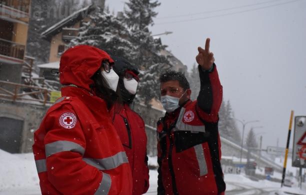 Gesti di solidarietà sulla rotta dei migranti