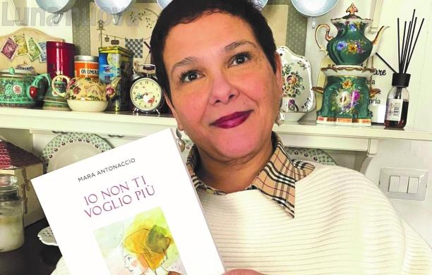 Rivoli, il primo romanzo di Mara Antonaccio