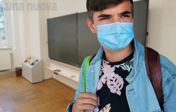 Scuole superiori: da ieri il rientro dimezzato