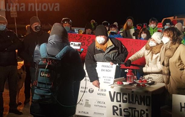 Claviere, la protesta della montagna scende in strada