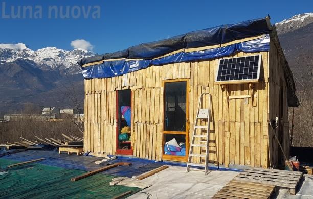 S.Didero, ecco il presidio contro l’autoporto Tav: capanna sul tetto e "ruderi resistenti"