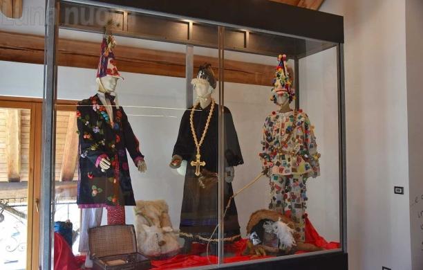 Lo storico Carnevale di Champlas scorre sul maxischermo