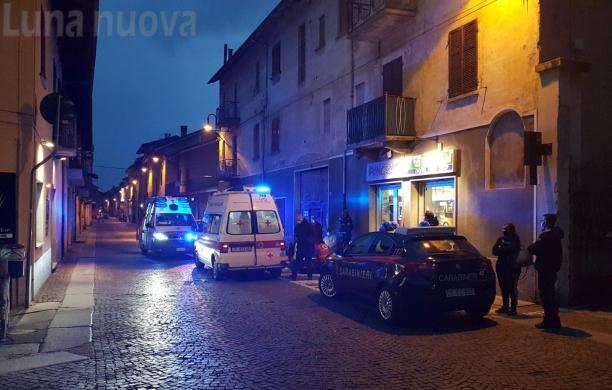 S.Antonino: molesta i passanti e tenta di mordere i carabinieri, arrestato