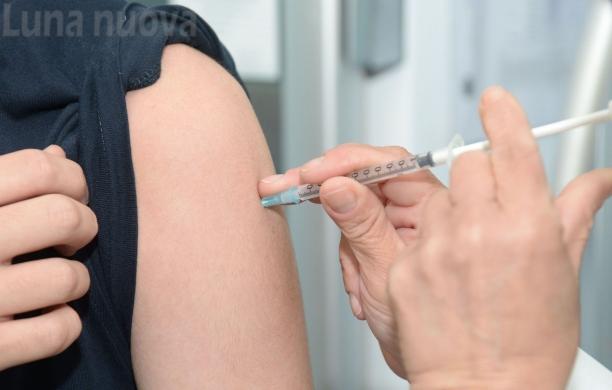 "Il Piemonte ti vaccina": campagna al via per over 80 e personale scolastico
