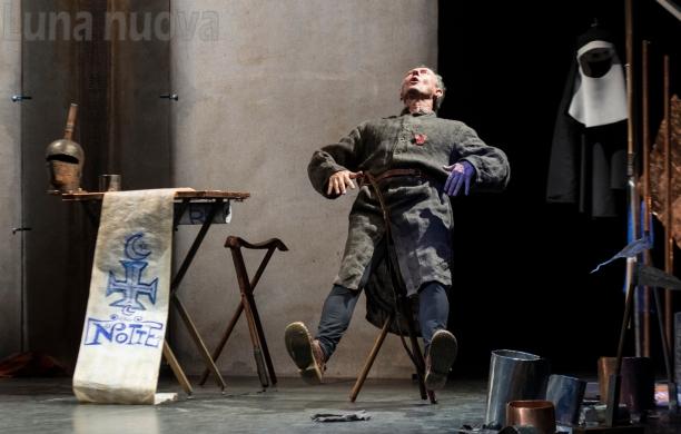 Il pubblico non c’è: come il cavaliere  di Calvino-Olesen