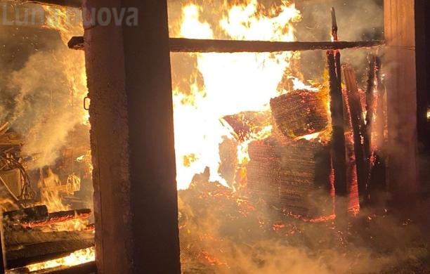 Condove: fiamme ieri sera nel deposito di una ditta edile