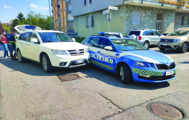 Folle inseguimento sul filo dei 200 km all'ora