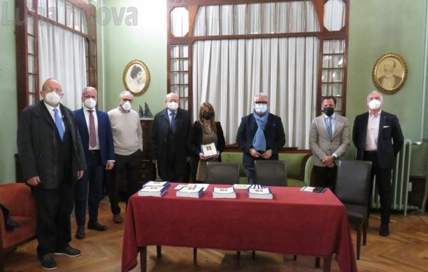 Giaveno, La pandemia vista dal virus: l'opuscolo del Rotary aiuta a difendersi