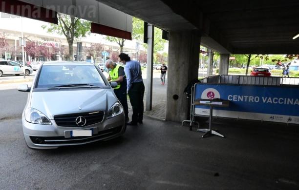 Grugliasco, parcheggi l'auto e ti vaccini a bordo