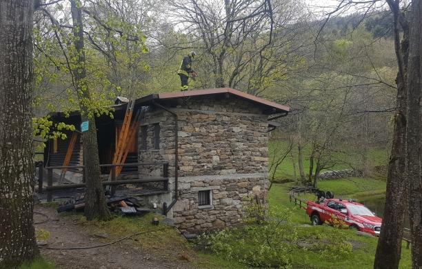 In fiamme il Paradiso delle rane, rogo doloso